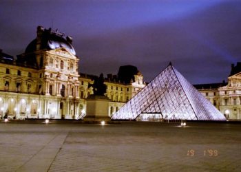 Picture of the Louvre in Paris, France